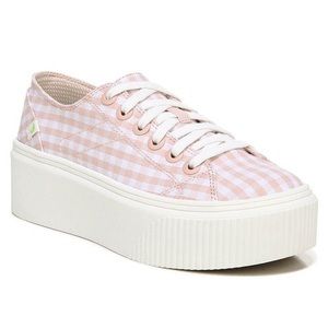 Supercute Dr. Scholls platform sneakers!